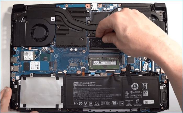 새 SSD를 설치하세요