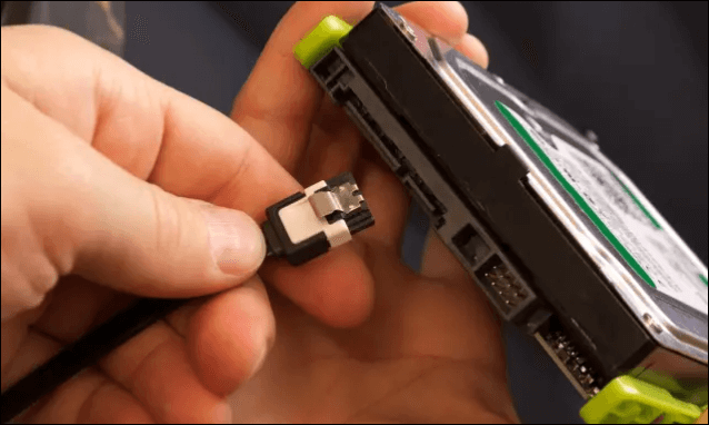 SATA/USB 케이블을 확인하세요