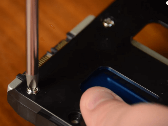 새 하드 드라이브 설치하는 방법3