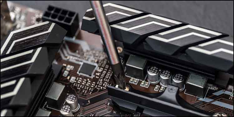 마더보드의 나사 확인