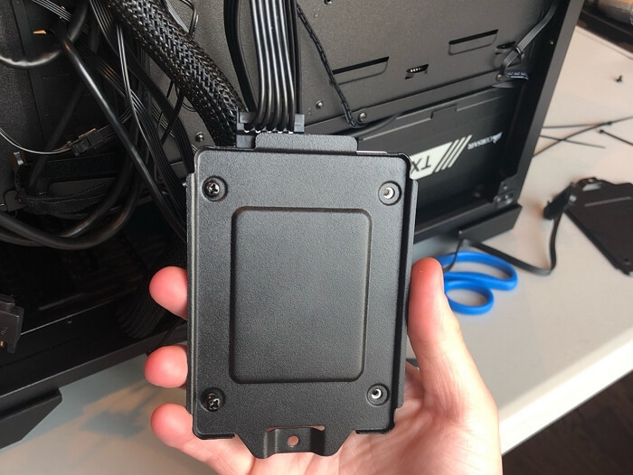 SATA SSD를 컴퓨터에 연결