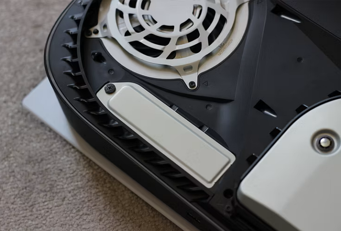 PS5 후면판 제거